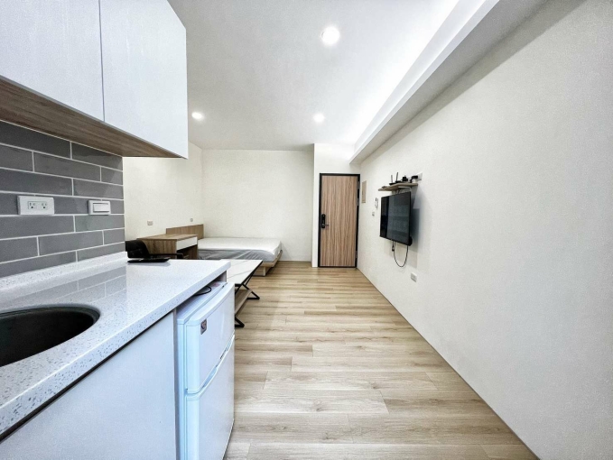 東區大空間可雙人租房屋補助流理台陽台獨洗曬系統櫃傢俱全配乾濕分離爬樓梯套房（第2張）