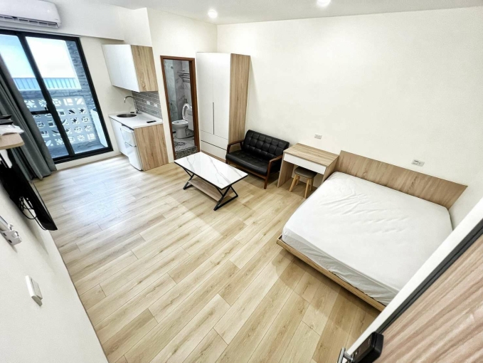 東區大空間可雙人租房屋補助流理台陽台獨洗曬系統櫃傢俱全配乾濕分離爬樓梯套房（第1張）