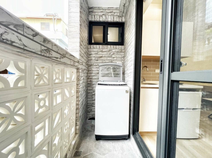 東區大空間可雙人租房屋補助流理台陽台獨洗曬系統櫃傢俱全配乾濕分離爬樓梯套房（第10張）