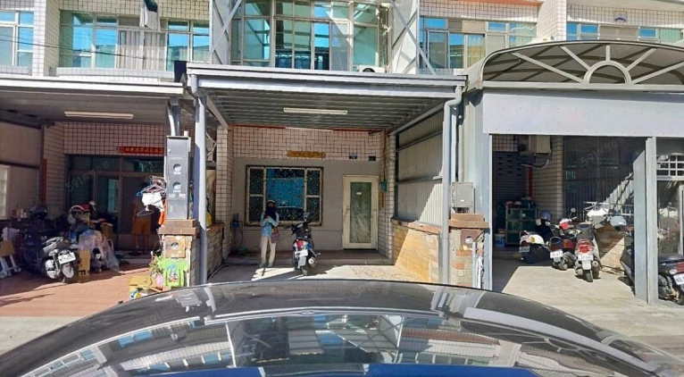 橘子🍊靜宜商圈3樓半透天🍊可寵戶籍租補 - Image 1