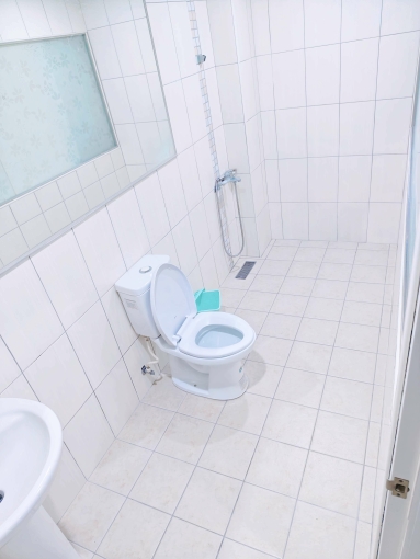 2分上74號，近宜欣國小，太平馬卡龍附近，近老人醫院，最後一間（第4張）