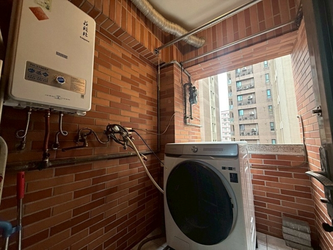 租屋找77✿藝文精美三房車,採光佳,隨時入住!（第15張）