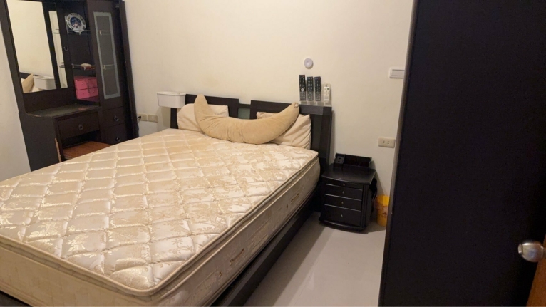 板橋 新海路 1樓 住家 門口停車 有大地下室 空間利用高 - Image 2