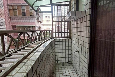 兆基社會住宅🏠可寵可租補東區近南紡獨門獨戶大3房屋況好有車（第11張）