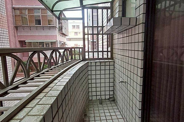 兆基社會住宅🏠可寵可租補東區近南紡獨門獨戶大3房屋況好有車（第11張）