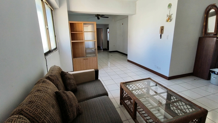 榮庭雅築：台灣大道與五權路口，交通方便，可議（第2張）