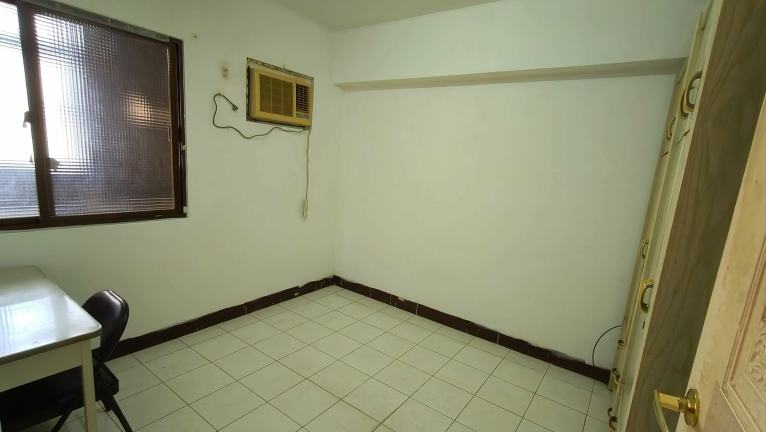 榮庭雅築：台灣大道與五權路口，交通方便，可議（第8張）