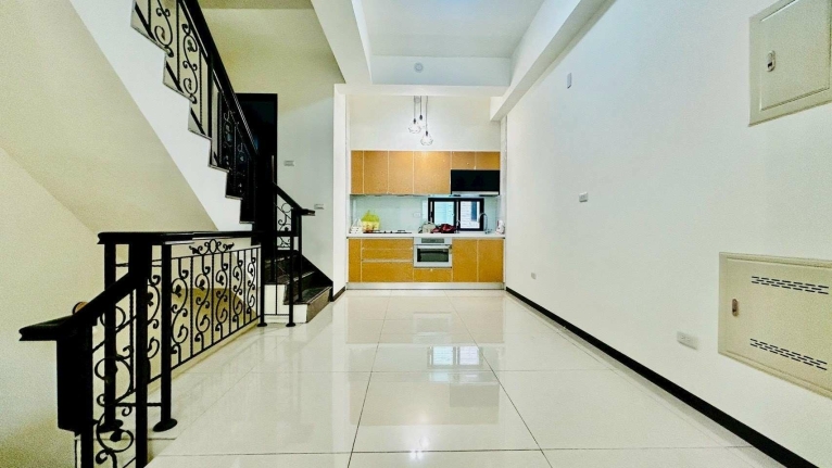 廷選好屋✨整棟透天✨三房二廳四衛✨可租補✨兩個車位 - Image 1