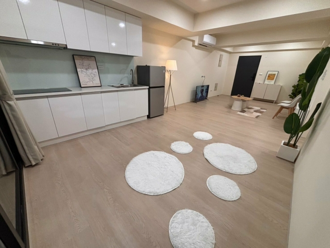 西區電梯大樓兩房全新傢俱可寵可租補！ - Image 1