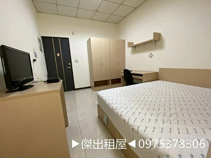 傑出租屋/開南社區免追,獨洗,室內機車位 - Image 1