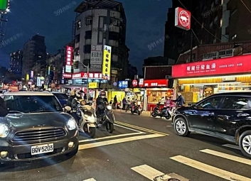 府中捷運❤️南雅早夜市❤️馬路上店面（第3張）