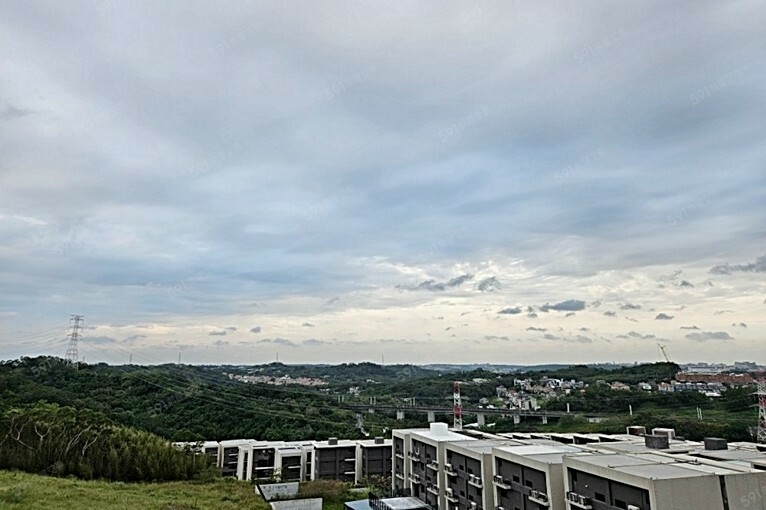 寶山台積電透天別墅/超新屋齡社區/超大坪數82坪/四房四衛浴(第10張)