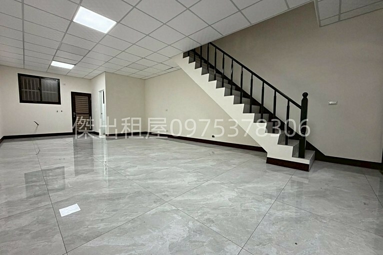 傑出租屋/高城社區,全新透天,可寵物,門前停車(第3張)