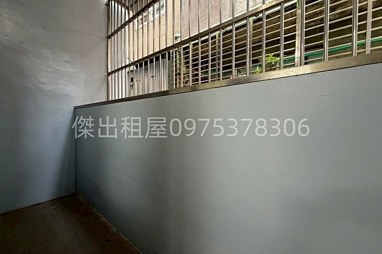 傑出租屋/高城社區,全新透天,可寵物,門前停車(第9張)