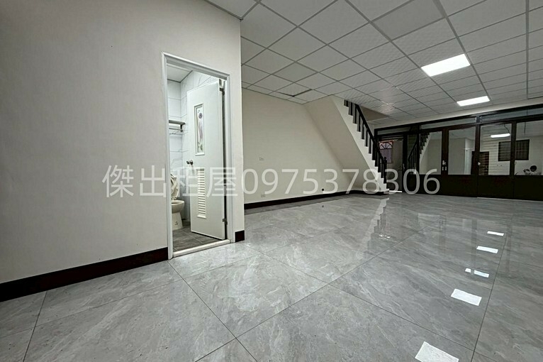 傑出租屋/高城社區,全新透天,可寵物,門前停車(第2張)