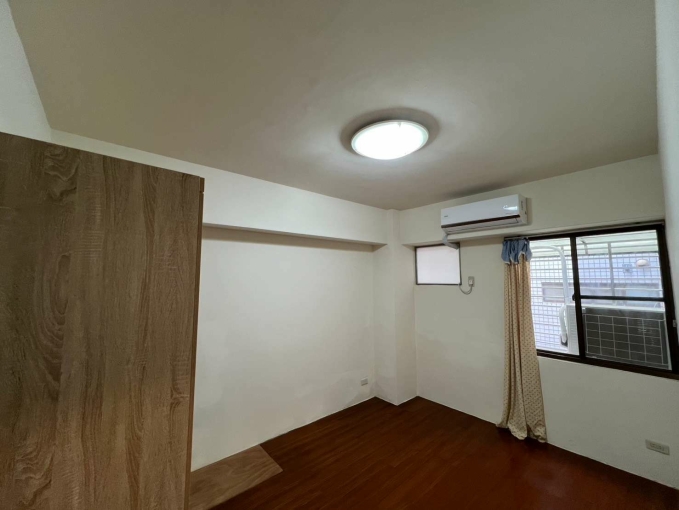 公益商圈寧靜整層住家+車位~室內31坪 - Image 8