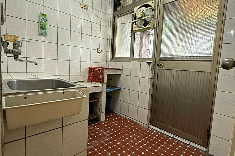 兆基社會住宅🏠龍邸中國旁✅稀有一樓✅要租要快超便宜3房2廳(第6張)