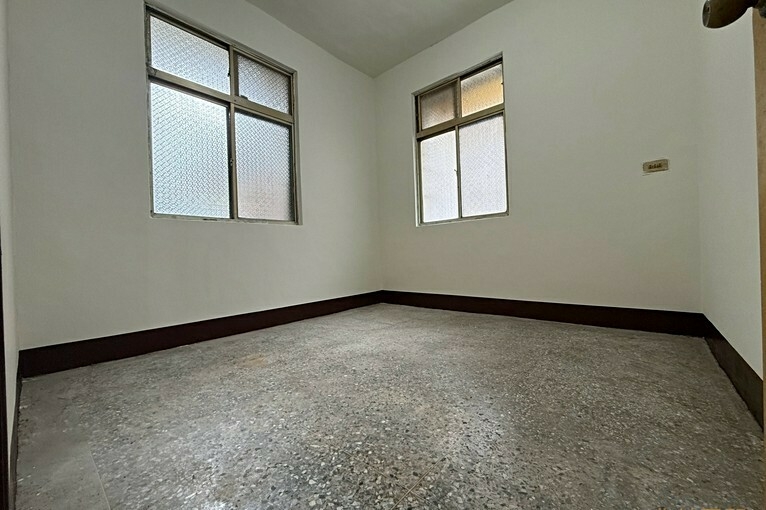 兆基社會住宅🏠龍邸中國旁✅稀有一樓✅要租要快超便宜3房2廳(第4張)