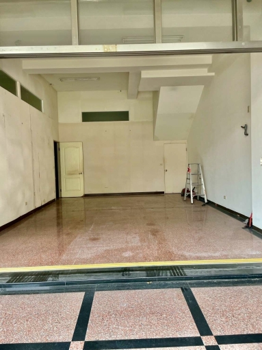 租客勞基法免費諮詢💖北屯區 大坪數挑高格局 臨路透天大店面｜適診所 辦公室 輕食 餐飲連鎖品牌✅可營登 店住合一