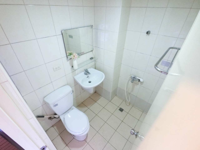 近朝陽4月起租✨釋出秒殺✨可租補✨陽台獨曬✨請看內文只有一間（第9張）