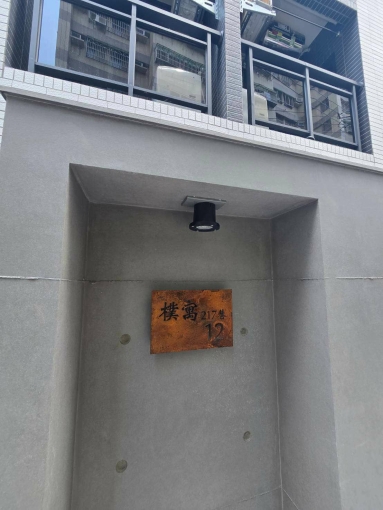 屋主直租全新完工,6坪以上套房;另有2房,行動0905646328(第1張)