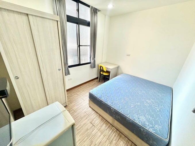 🧡請加賴🧡電梯美屋🧡租屋補助🧡機車位🧡代收包裹🧡小資族首選🧡（第1張）