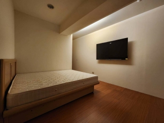 信義區超級蛋黃區、電梯大樓套房出租、限女性（第5張）