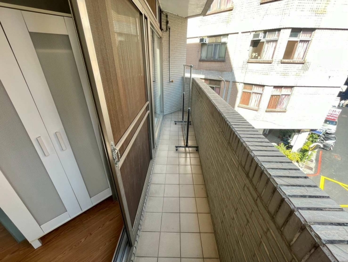 限女性入住秋紅谷新光遠百小資套房可租屋輔助 - Image 5