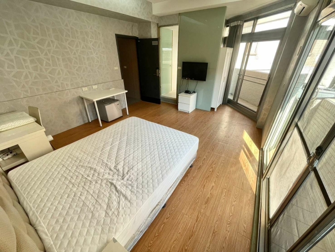 限女性入住秋紅谷新光遠百小資套房可租屋輔助 - Image 3