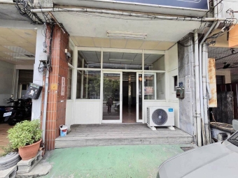 五權車站熱鬧店面（第1張）