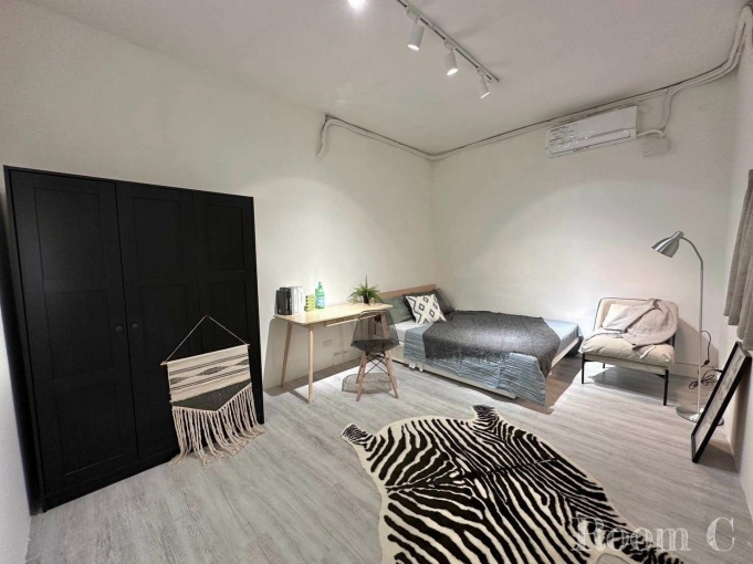 新埔雙捷運站，租補，大坪數雅房，代收垃圾，合租公寓，限女生（第1張）