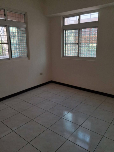 邊間格局方正、四面有窗、雙衛浴皆有窗（第7張）