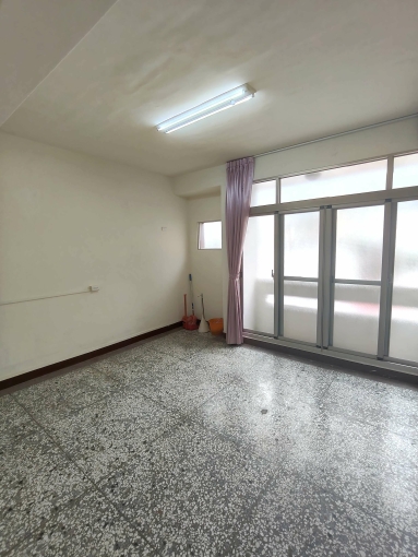 橘子🍊近水湳租四樓送五樓可用🍊兩房一衛台電計費🍊可租補（第1張）