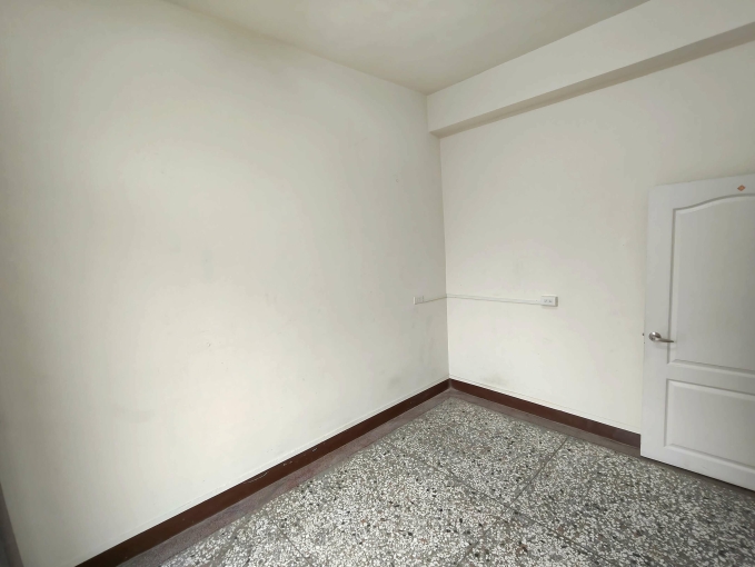 橘子🍊近水湳租四樓送五樓可用🍊兩房一衛台電計費🍊可租補（第3張）