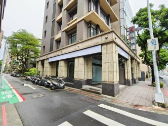 ☆捷運東門站☆三角窗挑高店面、用途G1G2（第1張）