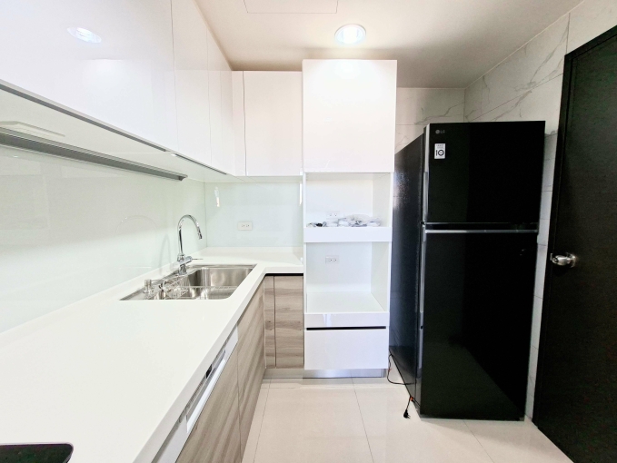 可租補入籍☆全新裝潢☆平面車位☆變頻冷暖冷氣☆社區管理員 - Image 14