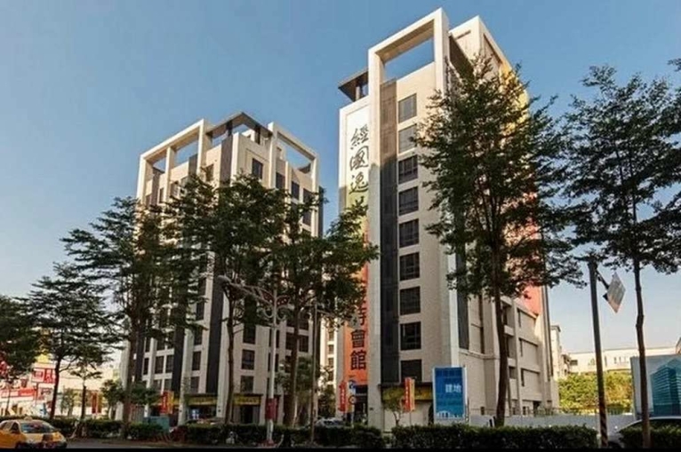 經國路家樂福美2房車~傢俱電全配 - Image 2