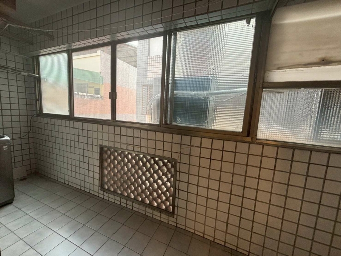 太平振福路健身爬樓梯公寓兩房一廳大陽台格局方正可租補超大陽台貓咪友善（第2張）