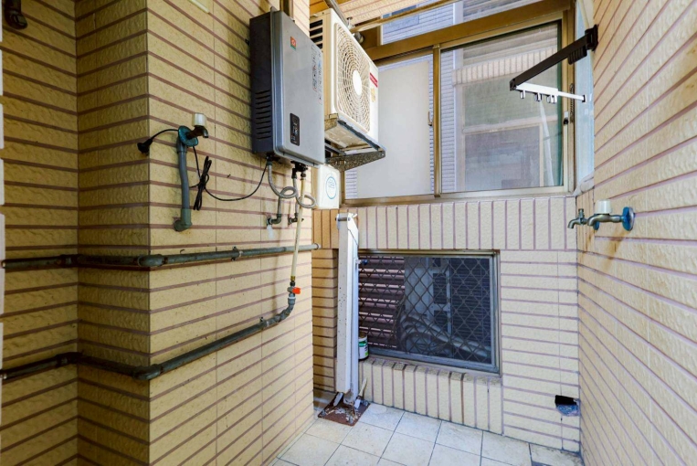 全新油漆!! 2/1/1/2   2.2W 不含管理費（第6張）