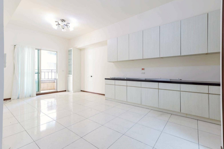 全新油漆!! 2/1/1/2   2.2W 不含管理費（第1張）