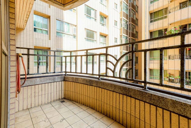 全新油漆!! 2/1/1/2   2.2W 不含管理費（第12張）