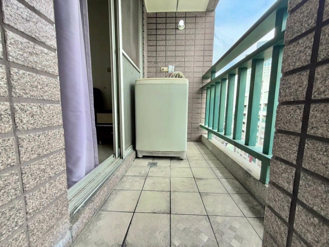 正西區sogo旁‼️大坪數套房💎台水電✅雙租補✅可寵✅子母車（第7張）