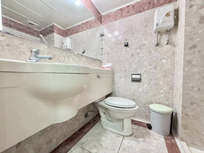 正西區sogo旁‼️大坪數套房💎台水電✅雙租補✅可寵✅子母車（第6張）