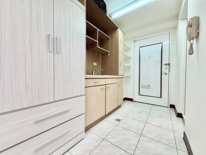 正西區sogo旁‼️大坪數套房💎台水電✅雙租補✅可寵✅子母車（第4張）