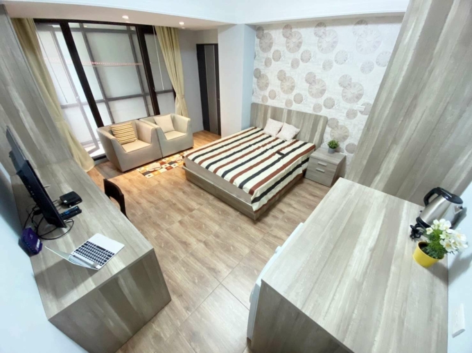 租補✨可貓大套房*整面採光*電梯.子母車+1機車格*系統家具質感風✨（第1張）