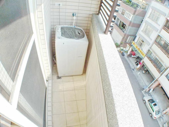 租補電梯套房*陽台獨洗曬*飲水機*子母車~（第7張）