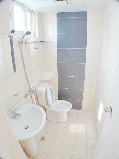 租補電梯套房*陽台獨洗曬*飲水機*子母車~（第6張）