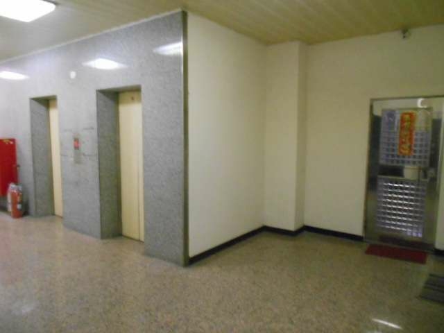 免仲介費 中壢中原至尊社區內電梯3樓新網路大套房出租 只另付電費（第12張）