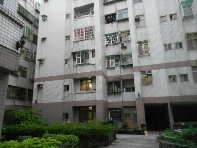 免仲介費 中壢中原至尊社區內電梯3樓新網路大套房出租 只另付電費（第13張）