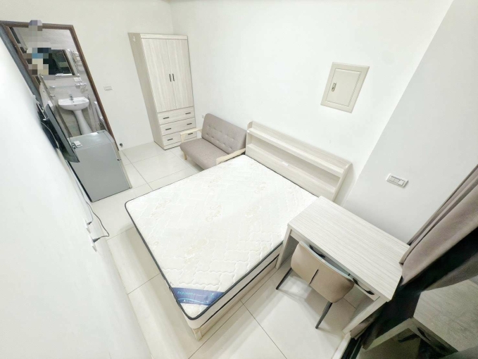 首月優惠半個月💖等你來秒殺真秒殺露台戶雙層冰箱可租房屋補助整棟新蓋採光通風秒殺一中商圈全配陽台獨洗曬電梯套房（第5張）